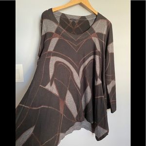 Nally & Millie Sweater Tunic. Large